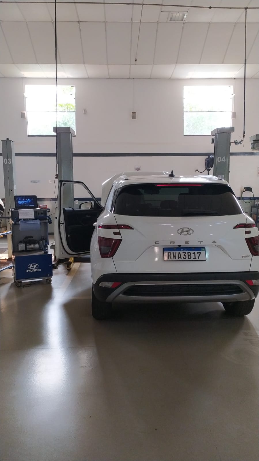 Hyundai New Creta 1.0, Turbo DGi parado na oficina da Golden Motors Dourados depois de apresentar problemas na injeção eletrônica pela quarta vez (Foto: Divulgação).