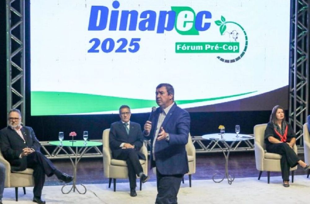 Governador Eduardo Riedel na abertra da Dinapec (Foto: Saul Schramm).