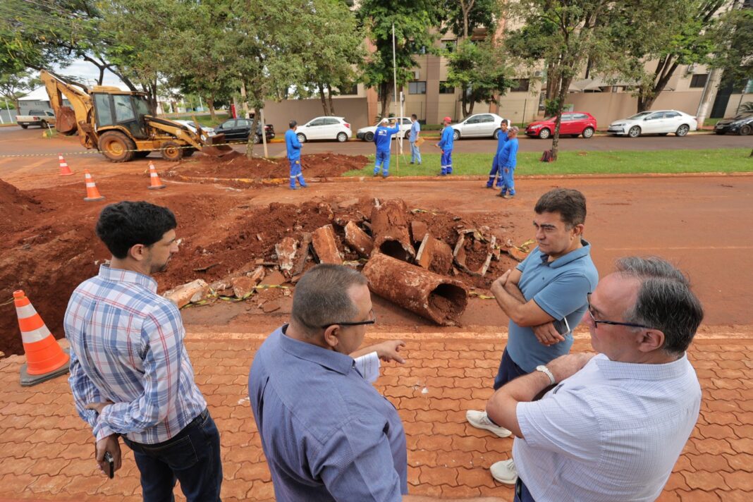 Marçal Filho vistoria segunda etapa de obras para eliminar alagamentos no Parque Alvorada. Foto: A. Frota.