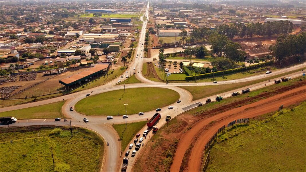 Vista da cidade de Dourados, trevo do DOF com a Coronel Ponciano (Foto: Eliel de Oliveira).