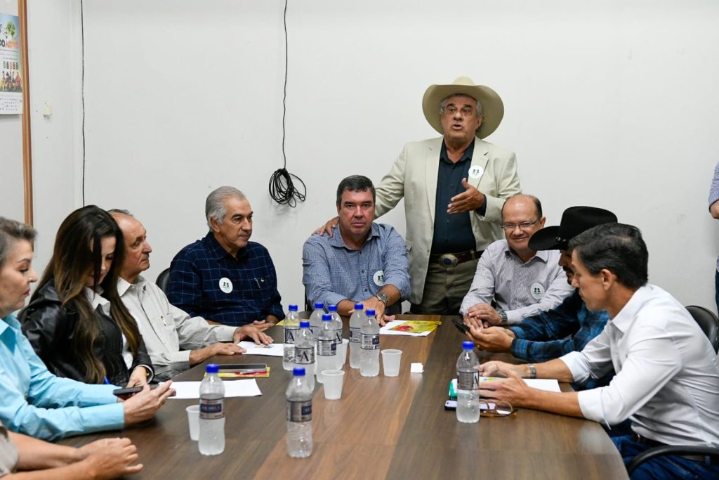 Governo de Mato Grosso do Sul reforça o setor agropecuário e assegura obras de infraestrutura em Dourados Governo de Mato Grosso do Sul reforça o setor agropecuário e assegura obras de infraestrutura em Dourados