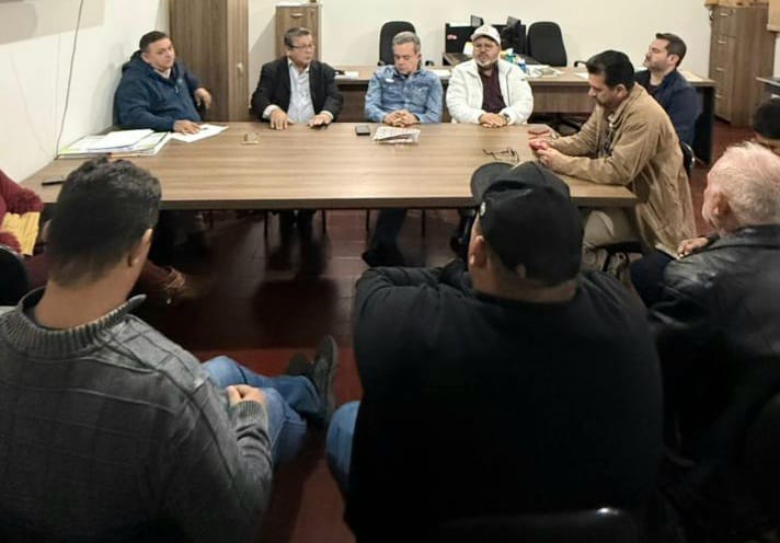 Carlos Bernardo participa de reunião do PT em Guia Lopes Carlos Bernardo participa de reunião do PT em Guia Lopes