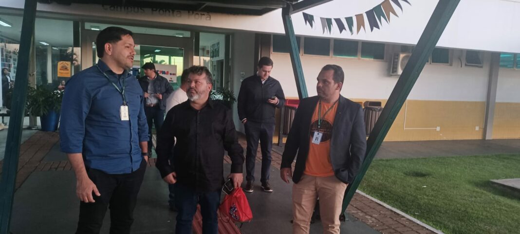 Carlos Bernardo, líder da UCP-PJC, realizou uma visita técnica ao campus do IFMS em Ponta Porã e promoveu o estabelecimento de parcerias