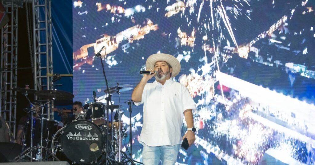 "Arraiá da UCP, que começou como um evento pequeno, cresceu consideravelmente com o apoio de todos" afirma Carlos Bernardo "Arraiá da UCP, que começou como um evento pequeno, cresceu consideravelmente com o apoio de todos" afirma Carlos Bernardo