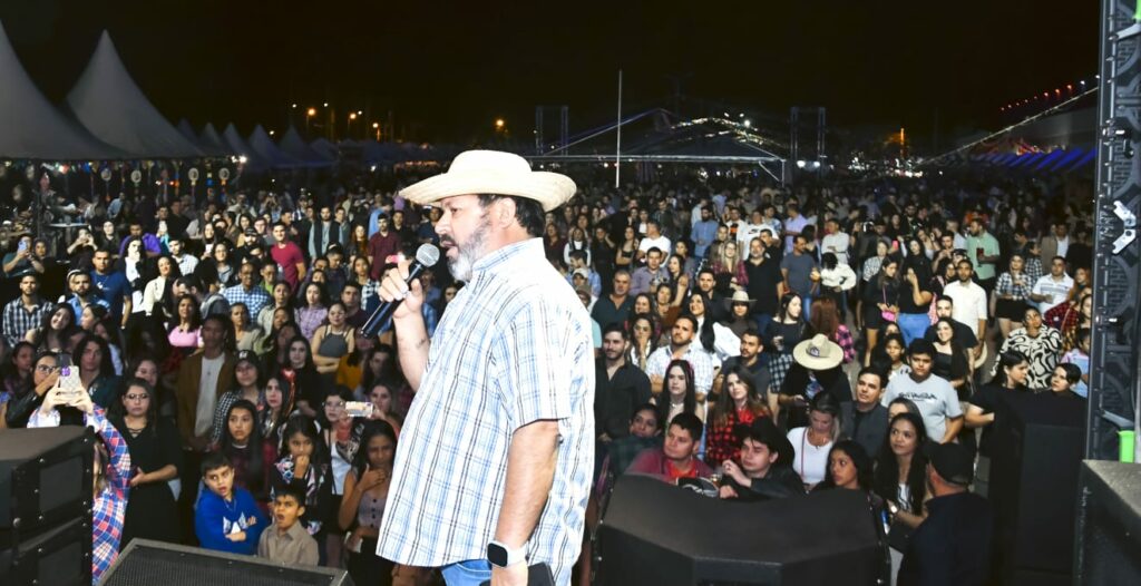 "Arraiá da UCP, que começou como um evento pequeno, cresceu consideravelmente com o apoio de todos" afirma Carlos Bernardo "Arraiá da UCP, que começou como um evento pequeno, cresceu consideravelmente com o apoio de todos" afirma Carlos Bernardo