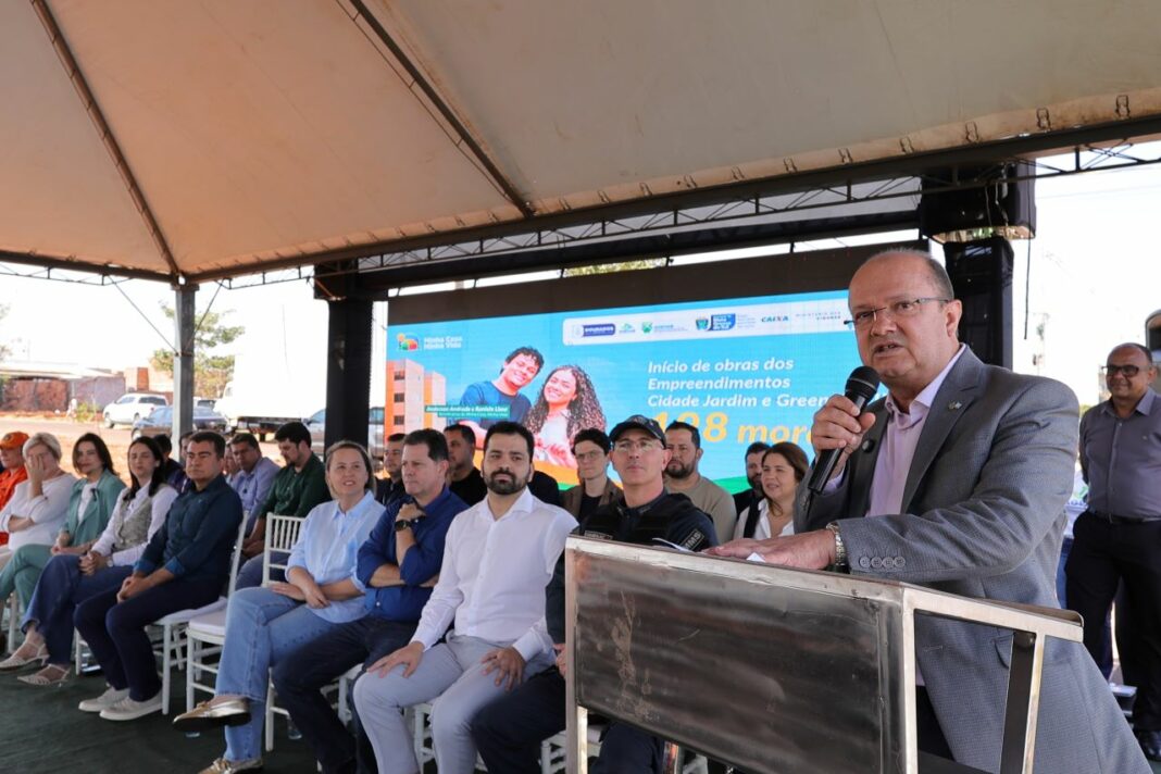 Vice-governador Barbosinha anuncia inauguração do Hospital Regional e destaca parcerias entre Estado e Município. Foto: A. Frota.