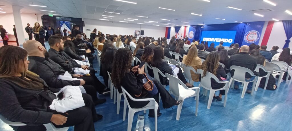 Graduandos da UCP de Pedro Juan apresentam suas teses finais de graduação Graduandos da UCP de Pedro Juan apresentam suas teses finais de graduação
