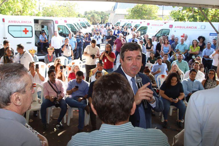 O governador Eduardo Riedel destacou a importância da entrega como instrumento de inclusão e desenvolvimento social. (Foto: Álvaro Rezende).