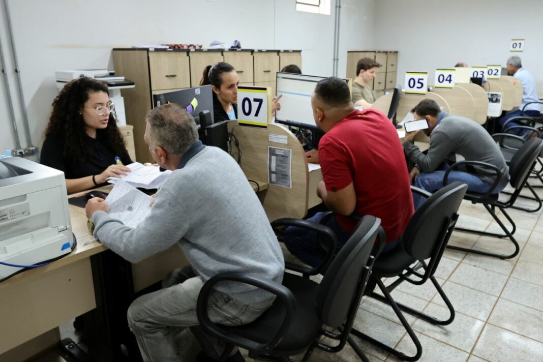 Contribuinte pode negociar seus débitos com o município na Central do Cidadão. Foto: A. Frota.
