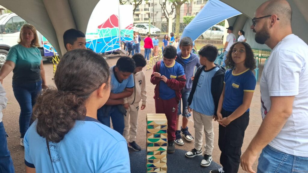 Sanesul promove educação ambiental em Dourados com a exposição Olho D’Água Sanesul promove educação ambiental em Dourados com a exposição Olho D’Água