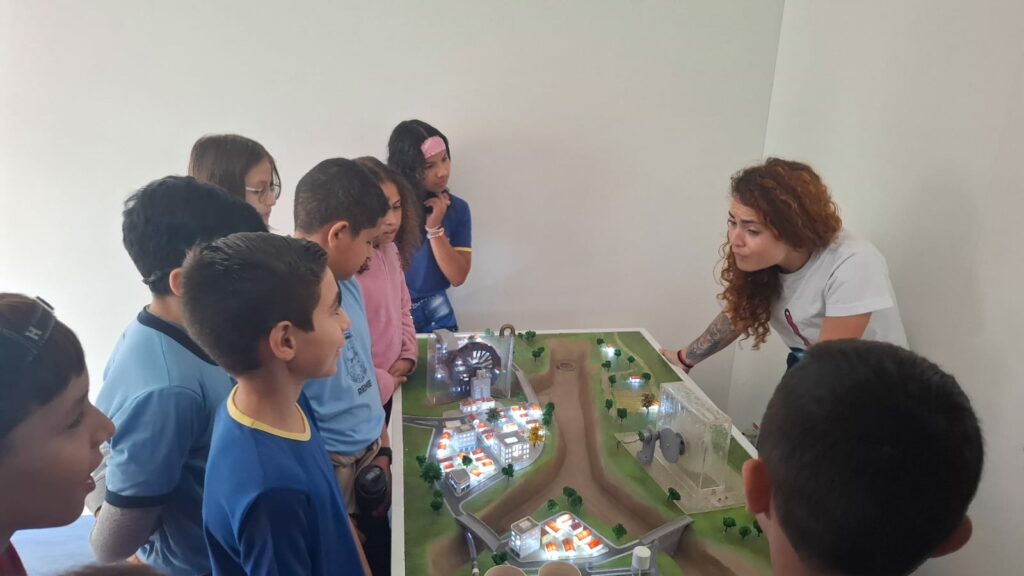 Sanesul promove educação ambiental em Dourados com a exposição Olho D’Água Sanesul promove educação ambiental em Dourados com a exposição Olho D’Água
