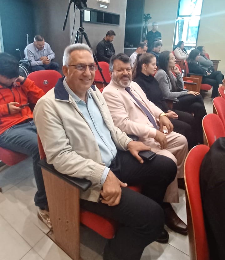 Bernardo recebe voto de congratulações da Câmara Municipal de Ponta Porã (Foto: Divulgação).