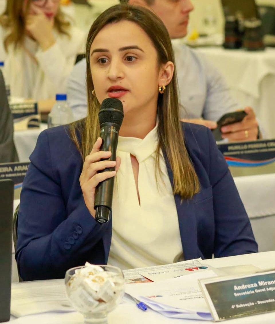 A diretora-tesoureira da 4ª Subseção da Ordem dos Advogados do Brasil (OAB) Dourados e Itaporã, Andreza Miranda Vieira, destaca a importância do Mês da Conciliação (Foto: Divulgação)