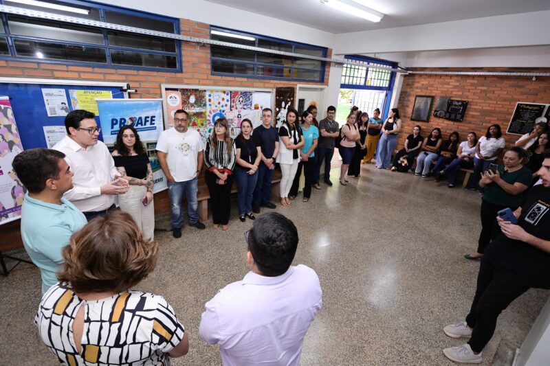 Prefeito Marçal Filho e a secretária de Assistência Social, Shirley Zarpelon, estiveram na Uems com o pró-reitor Fernando Machado, para conhecer o projeto desenvolvido na universidade – Fotos: A. Frota