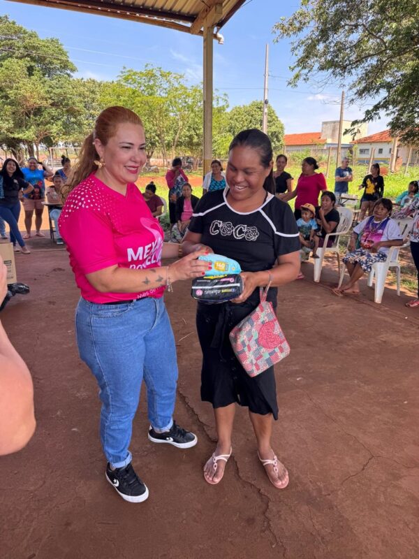 Prefeitura de Dourados entrega absorventes na Aldeia Panambizinho
