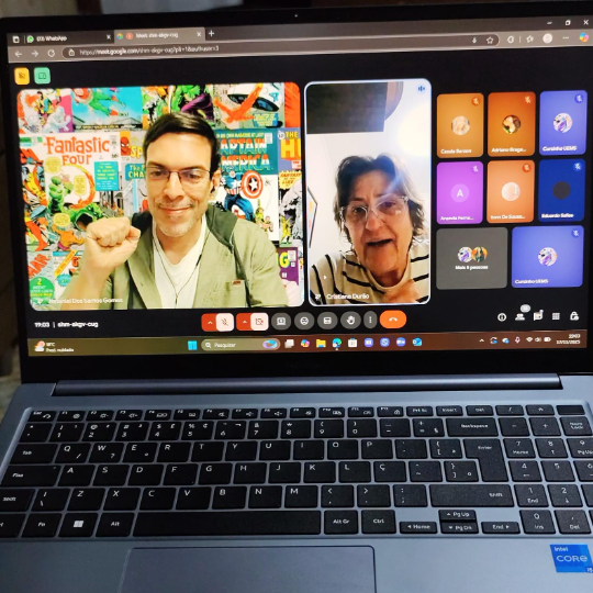 Professores do Cursinho UEMS conduzem o aulão online que reforça a preparação de candidatos para o UEMSVest 2026.