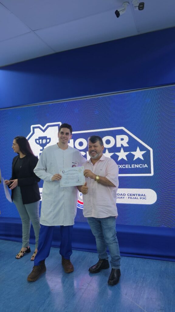 UCP-PJC outorga Certificados de Mérito Acadêmico a estudantes destaques do curso de Medicina