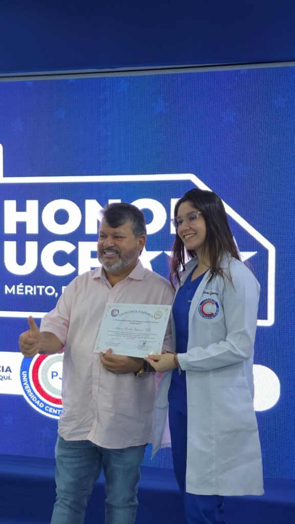 UCP-PJC outorga Certificados de Mérito Acadêmico a estudantes destaques do curso de Medicina