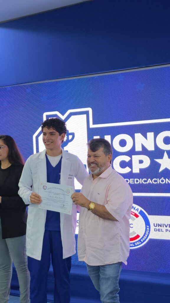 UCP-PJC outorga Certificados de Mérito Acadêmico a estudantes destaques do curso de Medicina