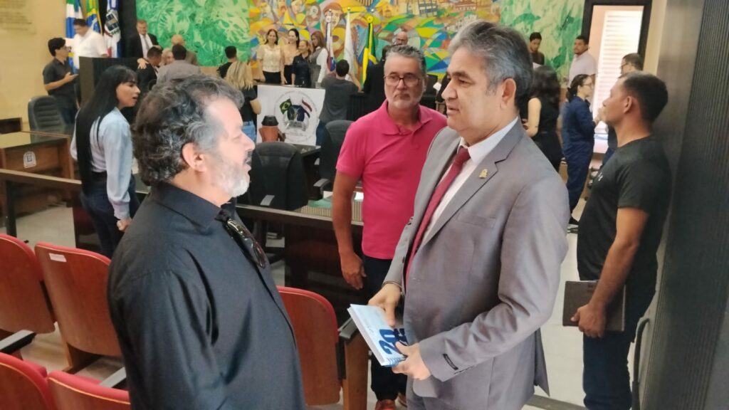 Carlos Bernardo participa do Parlim e defende avanços concretos na integração da fronteira