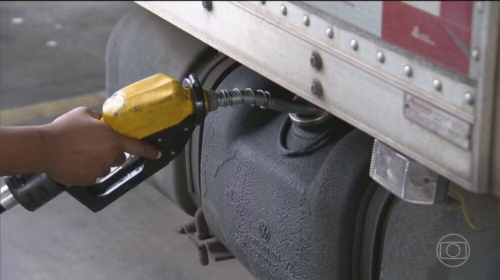 Preço do diesel registra primeira queda nos postos de combustíveis (Foto: Jornal Nacional/Reprodução)