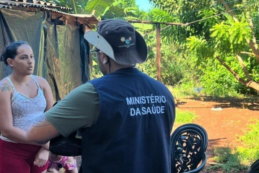 Agente de saúde visita casas em Dourados e outras cidades. (Foto: reprodução)