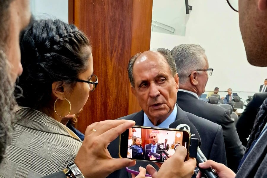 Deputado Zé Teixeira aciona governo por estradas em Deodápolis e Itaporã