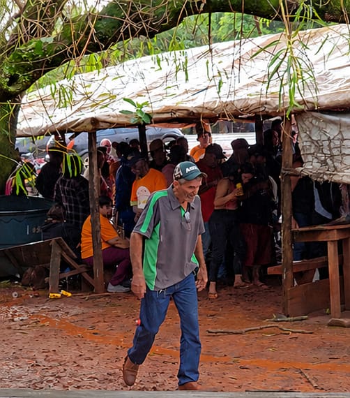 Carlos Bernardo visita acampamento rural na região da Grande Dourados