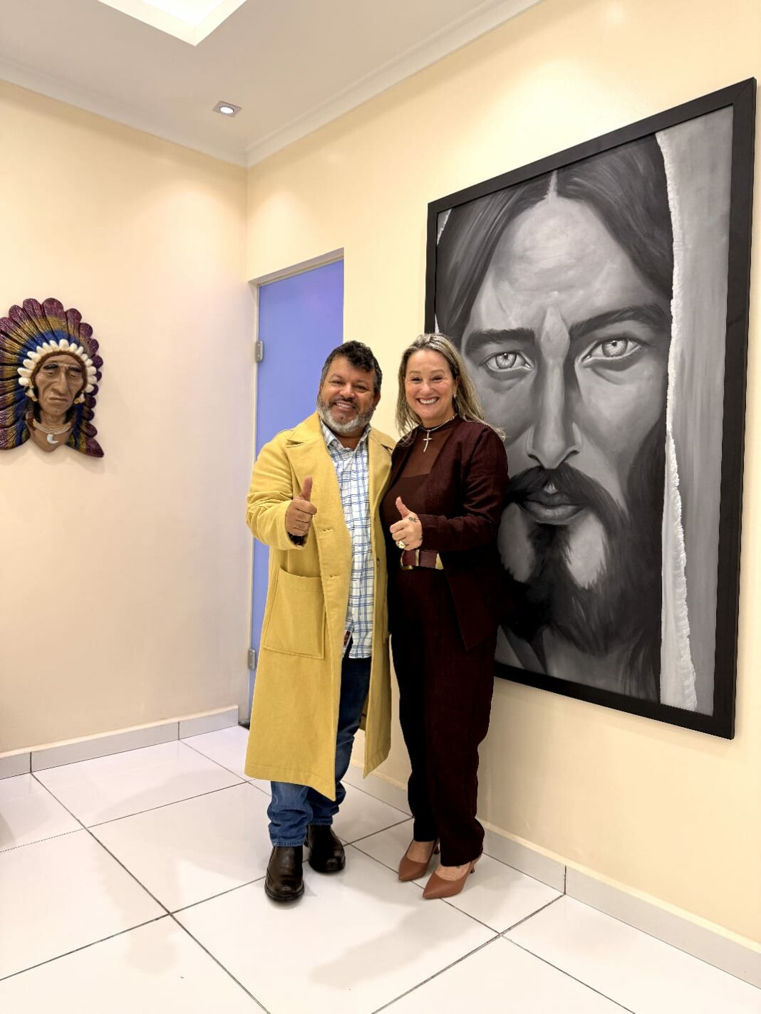 Carlos Bernardo recebeu a vereadora Rosa da Saúde na universidade de medicina e destacou a importância da união entre educação, saúde e responsabilidade social para fortalecer a região de fronteira.