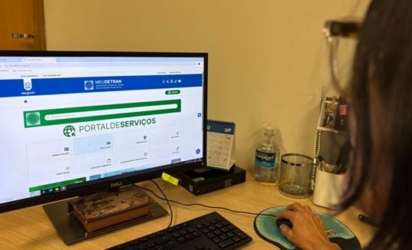 O Detran-MS iniciou o licenciamento 2026 com uma novidade: agora é possível parcelar multas e outros débitos diretamente pelo Portal Meu Detran. A medida busca facilitar a regularização dos veículos e ampliar o acesso aos serviços digitais.