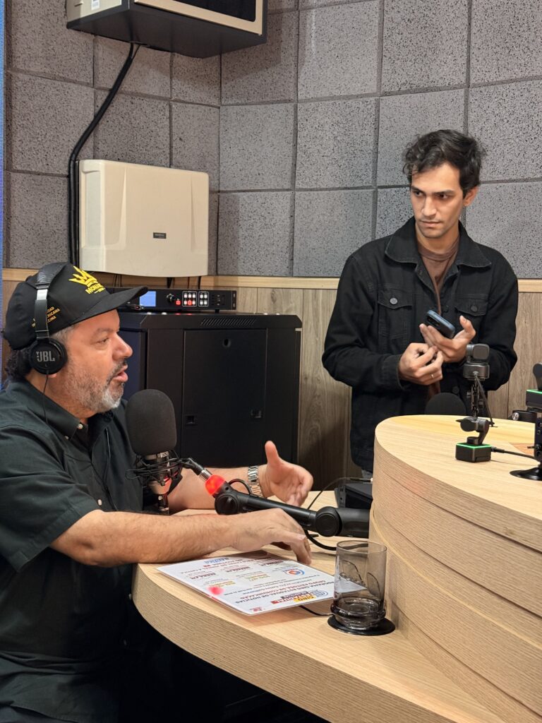 Em entrevista, Carlos Bernardo detalha propostas para fortalecer saúde e logística na fronteira Em entrevista, Carlos Bernardo detalha propostas para fortalecer saúde e logística na fronteira