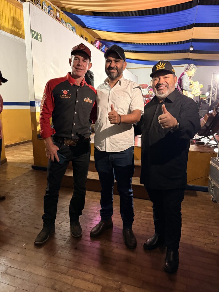 Carlos Bernardo leva mensagem de desenvolvimento à Festa do Laço Comprido em Paranhos Carlos Bernardo leva mensagem de desenvolvimento à Festa do Laço Comprido em Paranhos