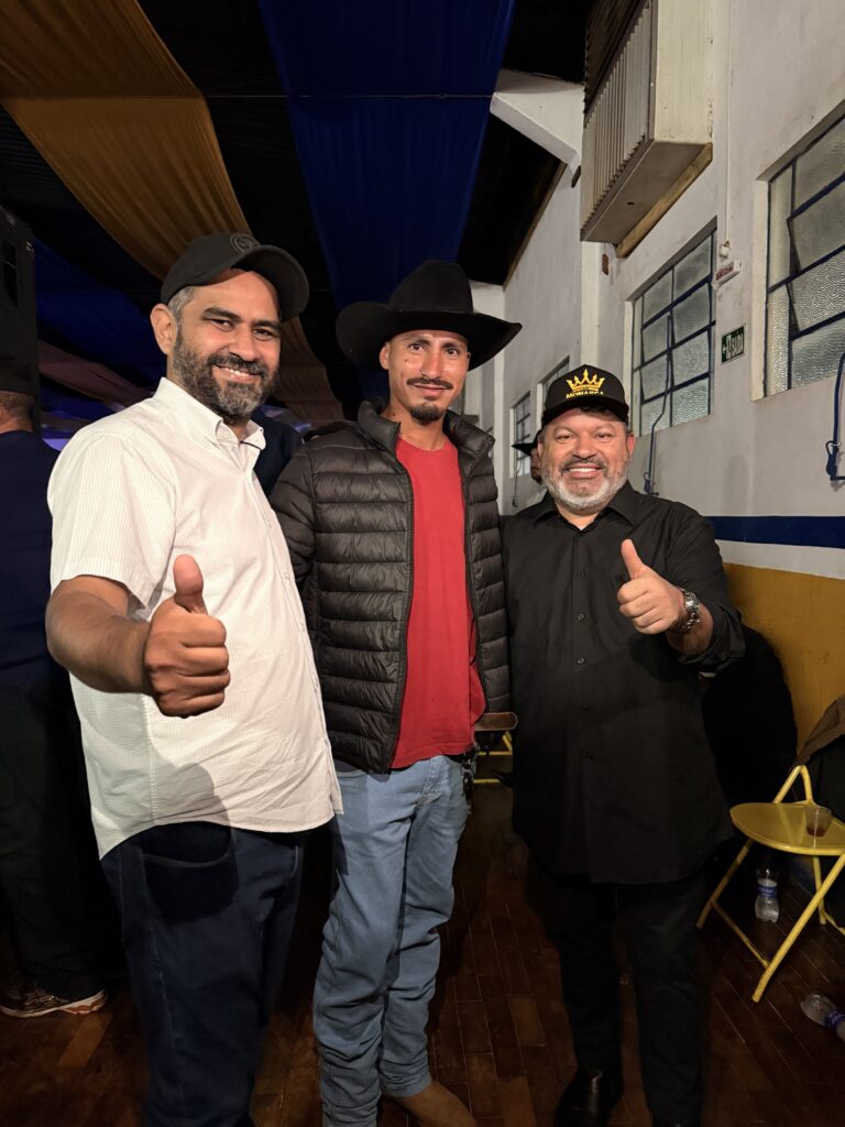 Carlos Bernardo leva mensagem de desenvolvimento à Festa do Laço Comprido em Paranhos Carlos Bernardo leva mensagem de desenvolvimento à Festa do Laço Comprido em Paranhos