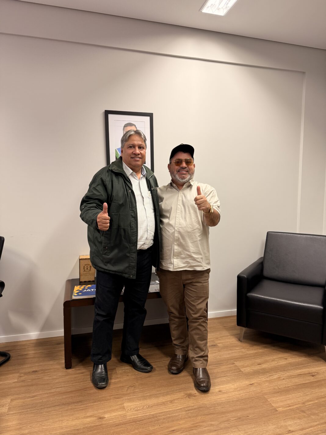 Em agenda na Casa Civil, Carlos Bernardo apresenta projetos para saúde, educação e desenvolvimento da fronteira