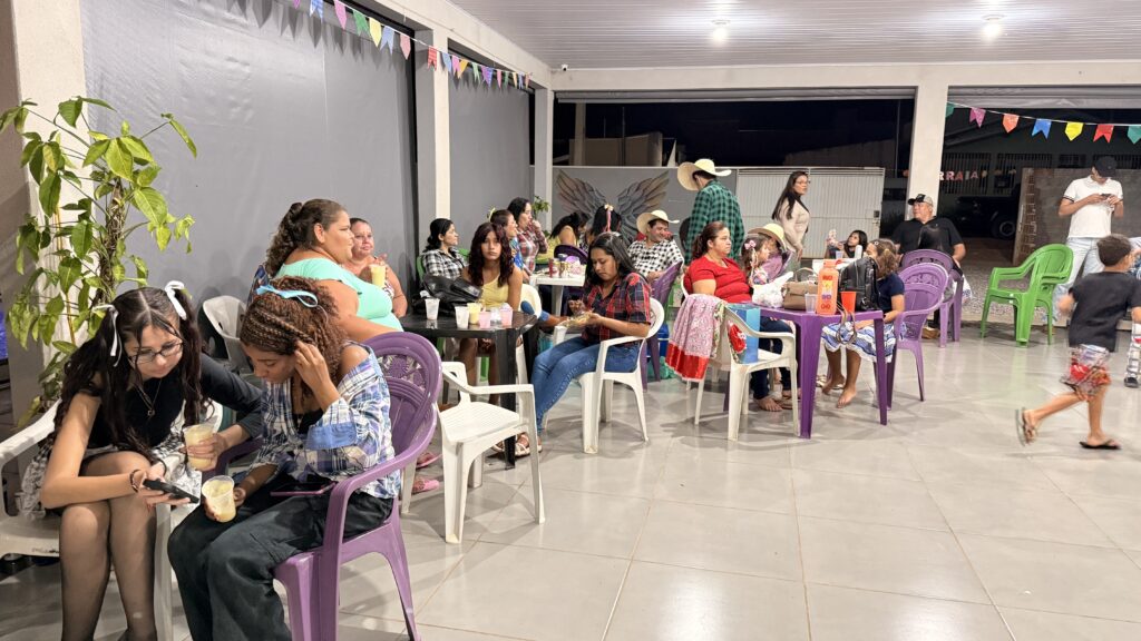 Carlos Bernardo prestigia festa junina do Brechó da Mi e destaca união entre economia criativa e solidariedade Carlos Bernardo prestigia festa junina do Brechó da Mi e destaca união entre economia criativa e solidariedade