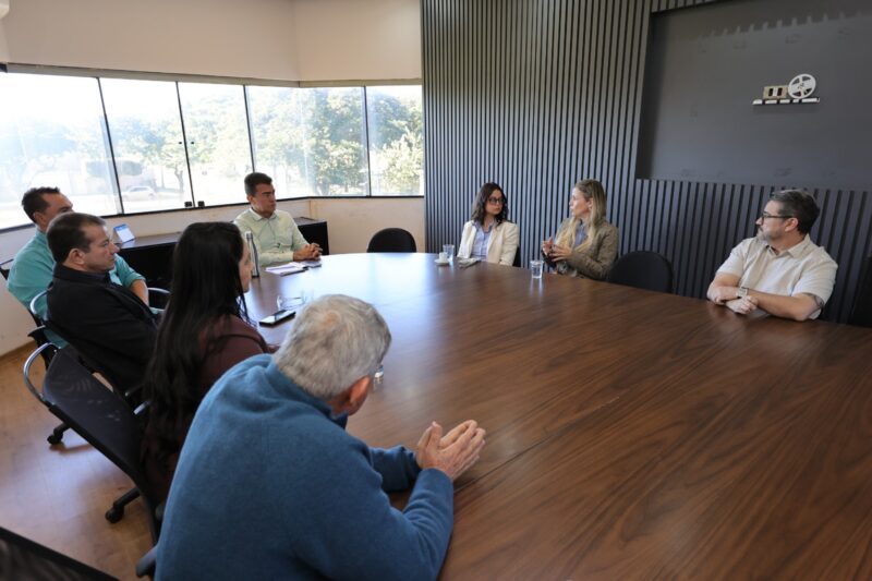 Prefeito Marçal Filho recebeu a coordenadora de Relações Institucionais da Inpasa no Brasil, Natalia Gomes, e a Relações Institucionais da empresa em Dourados, Daniele Luna – Foto: A. Frota