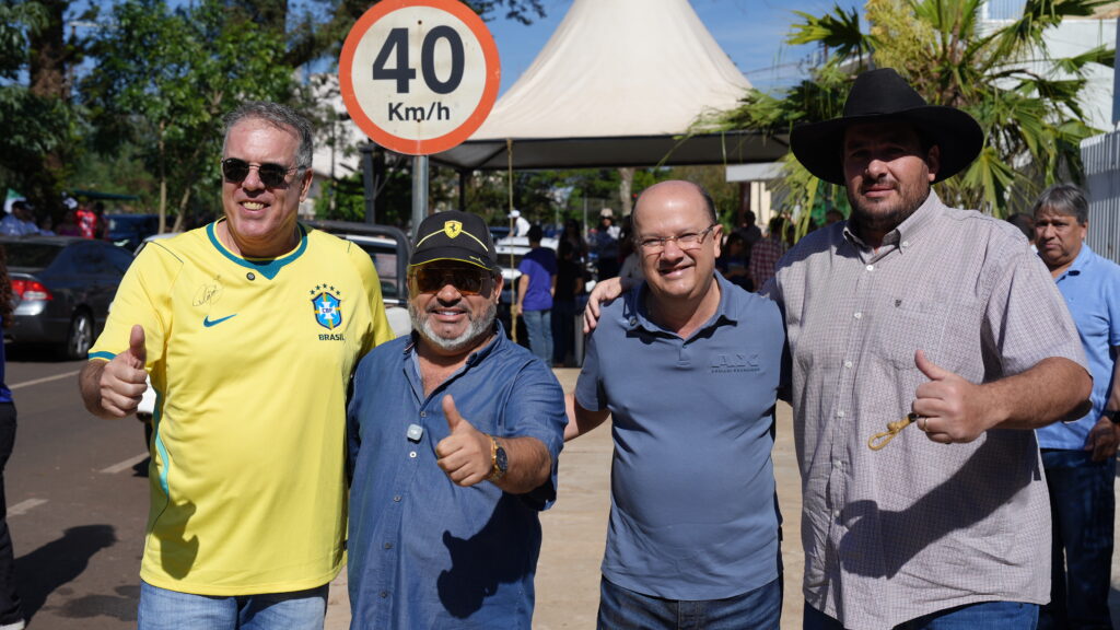 Carlos Bernardo abre caminhada pelo 4455 com adesivaço e mobilização em Ponta Porã Carlos Bernardo abre caminhada pelo 4455 com adesivaço e mobilização em Ponta Porã