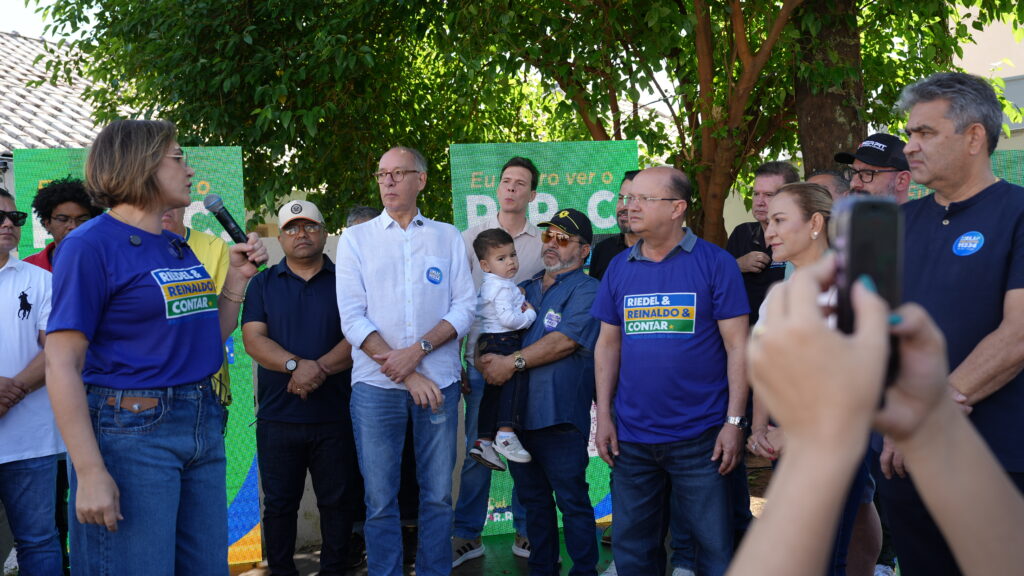 Carlos Bernardo abre caminhada pelo 4455 com adesivaço e mobilização em Ponta Porã Carlos Bernardo abre caminhada pelo 4455 com adesivaço e mobilização em Ponta Porã