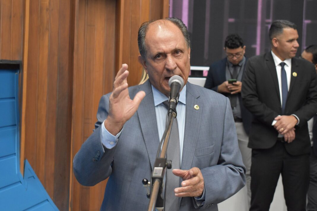 Deputado Zé Teixeira cobra asfalto e sinalização em rodovias no interior