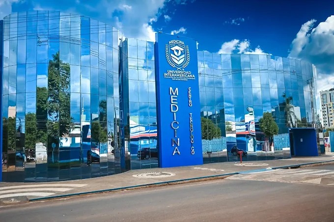 A Cerimônia do Jaleco simboliza o compromisso ético dos futuros médicos e marca o início da formação acadêmica dos novos estudantes da Universidad Interamericana no semestre 2026.2.