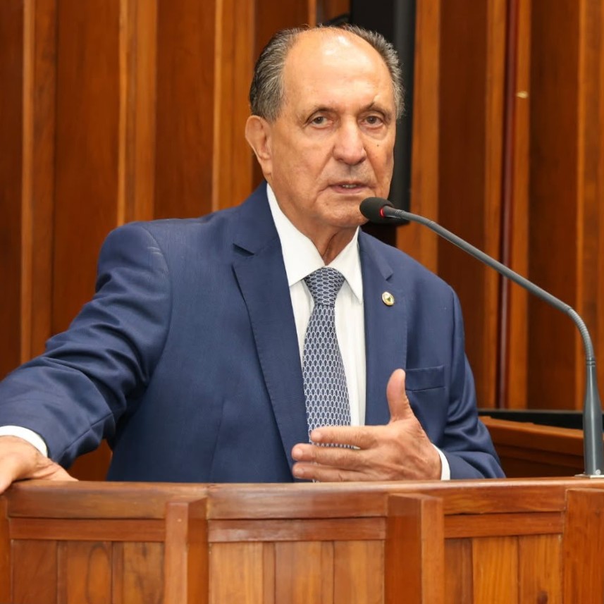 Zé Teixeira agradece votação e defende reflexão sobre cenário político