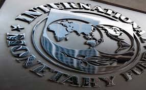 FMI eleva projeção de crescimento global para 3,1% em 2026, mas alerta para riscos de inflação e desaceleração