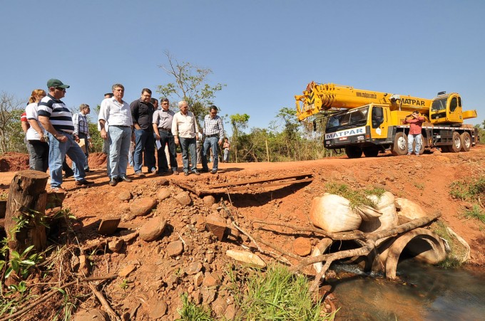 Murilo inicia construção de ponte no distrito de Itahum