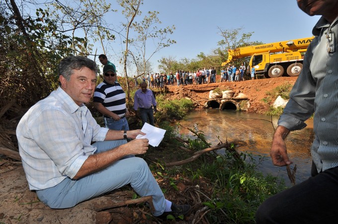 Murilo inicia construção de ponte no distrito de Itahum