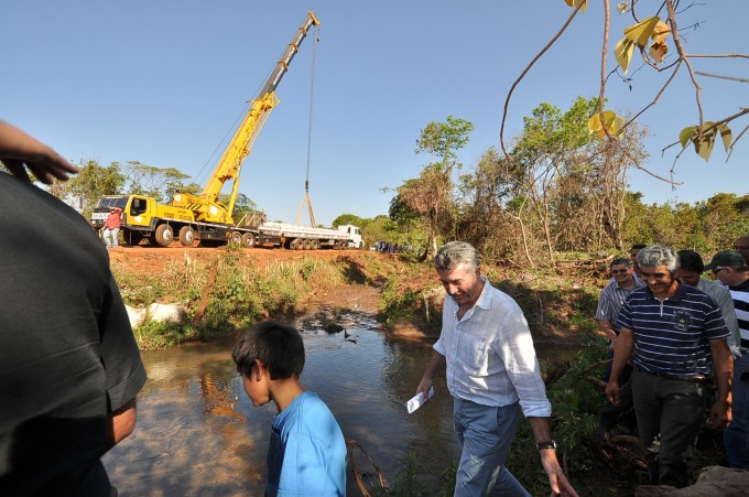 Murilo inicia construção de ponte no distrito de Itahum