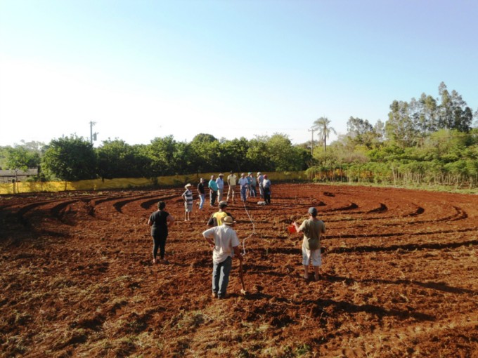 Prefeitura começa a implantar hortas orgânicas em Dourados