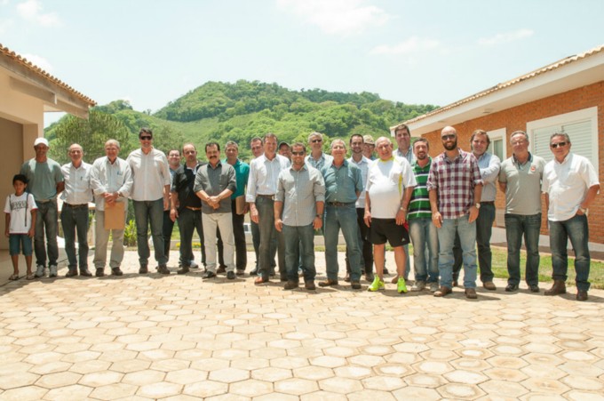 Simbrasil forma grupo para crescimento da raça Simbrasil forma grupo para crescimento da raça
