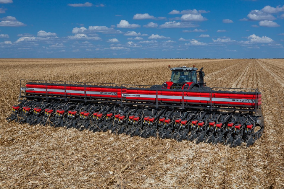 Massey Ferguson apresenta na Expodireto Cotrijal 2015 plantadeiras que garantem menor dano...
