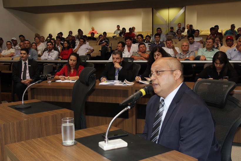 Em depoimento a CPI, delegado e indígena divergem sobre incitação do Cimi a invasões