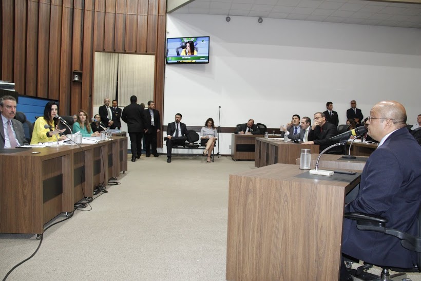Em depoimento a CPI, delegado e indígena divergem sobre incitação do Cimi a invasões